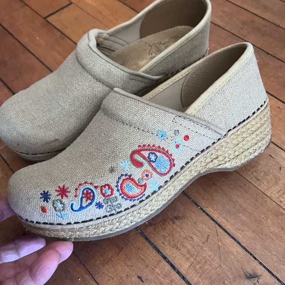 Dansko Shoes - Dansko Burlap, embroidered vegan clog shoes